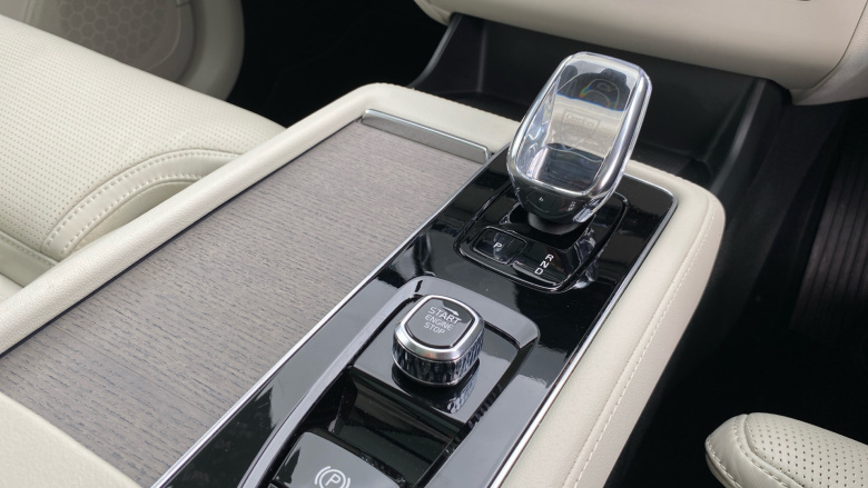 Volvo XC90 2.0 T8 PHEV Ultra Dark 5dr AWD Geartronic Estate